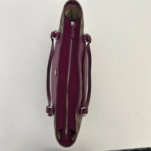 Coach Peyton Leather Zip Top Tote Berry w/ contrasting Signature “C” side panels - Picture 4 of 14